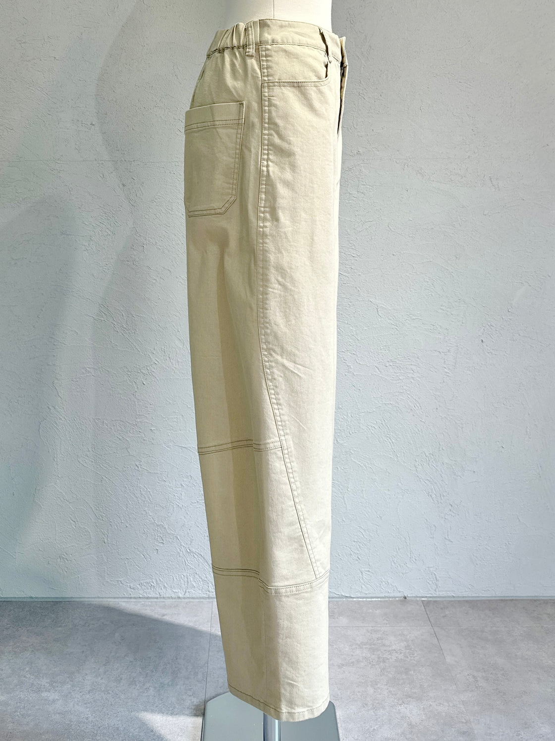 バレルレッグパンツ
