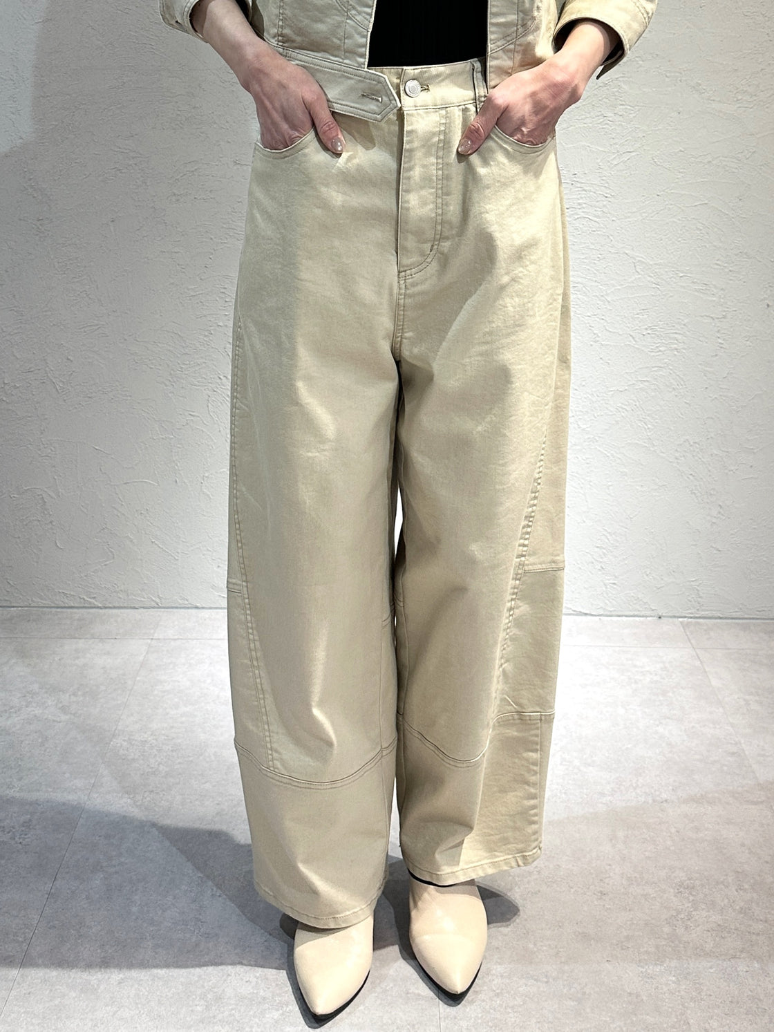 バレルレッグパンツ